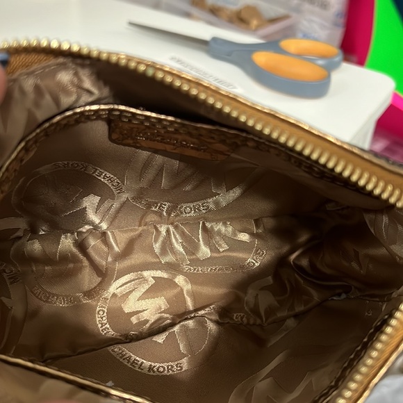 Brozen Embossed Michael MK Shoulder Bag - Picture 5 of 11